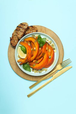 Lezzetli ev yapımı yemek kavramı - fırında balkabağı