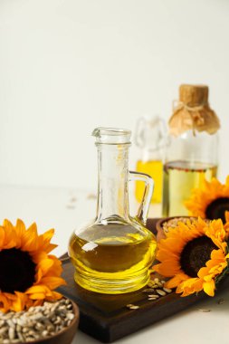 Yemek pişirme malzemesi kavramı - ayçiçeği yağı