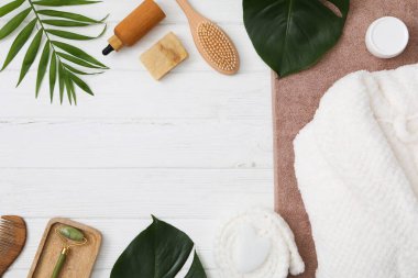 Banyo aksesuarları ve malzemeler, bornozlu kompozisyon