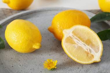 Lezzetli turunçgil meyvesi kavramı. Lezzetli limon.