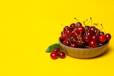 Taze yaz yemeği kavramı - lezzetli kiraz