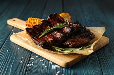 Lezzetli kızarmış yemek - ızgara pirzola, lezzetli kızarmış et