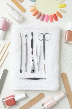 Tırnak sanatı kavramı, pedikür ve manikür aletleri.
