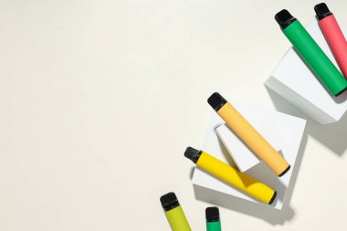 Sigara içme araçları - elektronik sigara, modern sigara konsepti