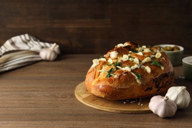 Lezzetli fırın ürünü - sarımsaklı ekmek, ev yapımı ekmek