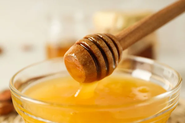 Έννοια Της Νόστιμο Και Γλυκό Φαγητό Μέλι Ξηρούς Καρπούς — Φωτογραφία Αρχείου