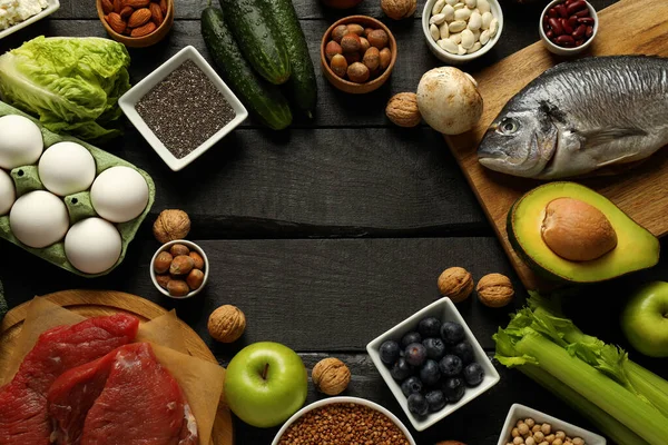 Concept Van Kruidenierswaren Samenstelling Met Verschillende Voedingsmiddelen — Stockfoto