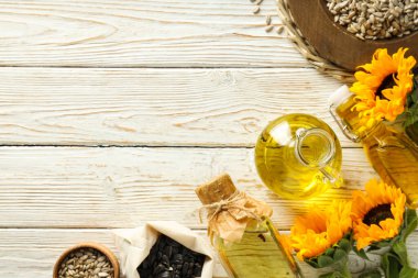 Yemek pişirme malzemesi kavramı - ayçiçeği yağı