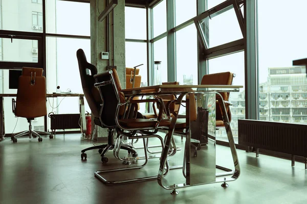 Endroit Pour Travailler Près Fenêtre Une Chaise Bureau Cuir Intérieur — Photo