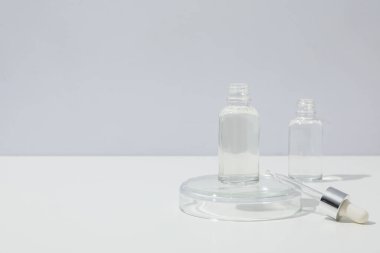 Yüz ve cilt bakımı kavramı Hyaluronic asitle