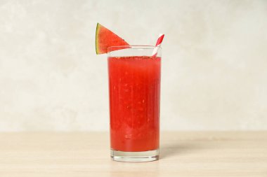 Taze ve lezzetli yaz içeceği kavramı - karpuz püresi