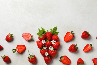 Tatlı ve taze yaz meyvesi - lezzetli çilek