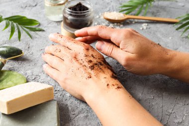 Cilt ve yüz bakımı kavramı, kahve fırçası