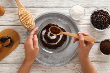 Cilt ve yüz bakımı kavramı, kahve fırçası