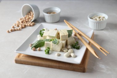 Asya mutfağının geleneksel bileşeni, soya peyniri, soya peyniri.