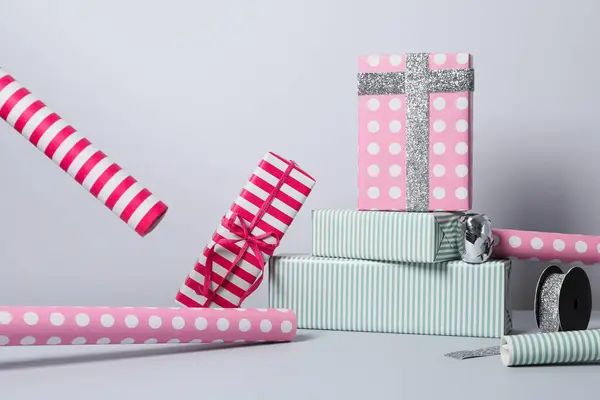 包装礼物的概念 包装纸的构图 — 图库照片