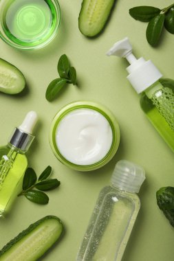 Yüz ve cilt bakımı kavramı - salatalık kozmetik