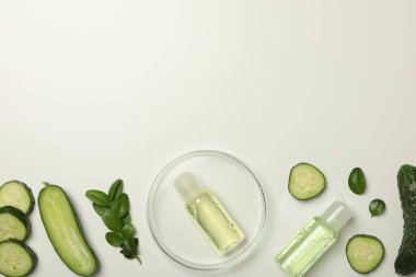 Yüz ve cilt bakımı kavramı - salatalık kozmetik