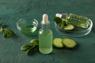 Yüz ve cilt bakımı kavramı - salatalık kozmetik