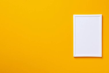 Beton metin üzerindeki fotoğraf çerçevesi