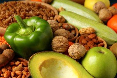 Bakkal kavramı, farklı yiyeceklerle kompozisyon.