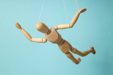 İnsanlar üzerinde kontrol ve diktatörlük kavramı