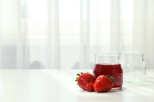 stock image Concept of cooking tasty and sweet food - strawberry jam