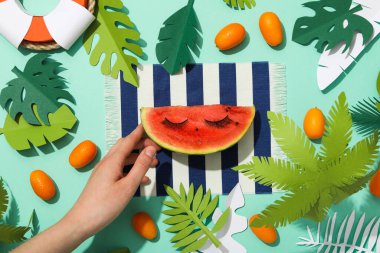 Yaz mevsimi kavramı ve taze karpuz