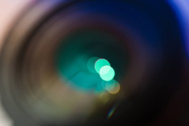 Kamera lensinin bulanık fotoğrafı, yakın plan.,