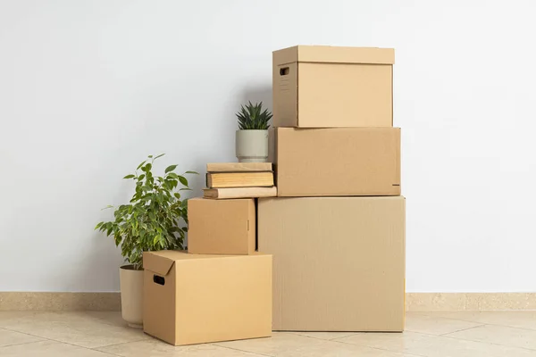 Stacked Things Empty Room Moving Concept — Stock Photo, Image