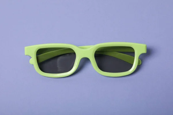 Πράσινα Γυαλιά Φιμέ Φακούς Μωβ Φόντο — Φωτογραφία Αρχείου