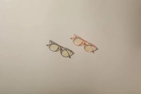 Szemüveg Könnyű Háttérrel Felülnézet — Stock Fotó