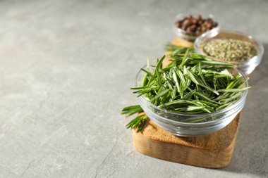 Baharat ve baharat, biberiye, baharat konsepti.