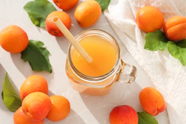 Kayısı ile kompozisyon, lezzetli ve taze meyve kavramı