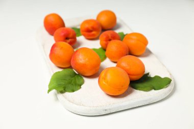 Kayısı ile kompozisyon, lezzetli ve taze meyve kavramı