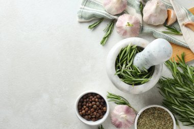 Baharat ve baharat, biberiye, baharat konsepti.