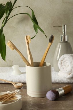 Kişisel bakım konsepti, kişisel bakım için bambu aksesuarlar.