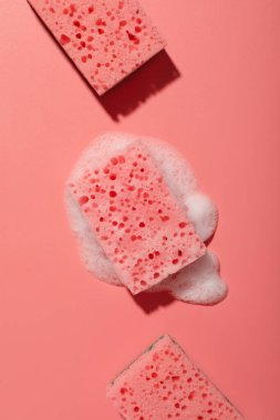 Barbiecore, pembe renkli stil konsepti, Barbiecore tarzı.