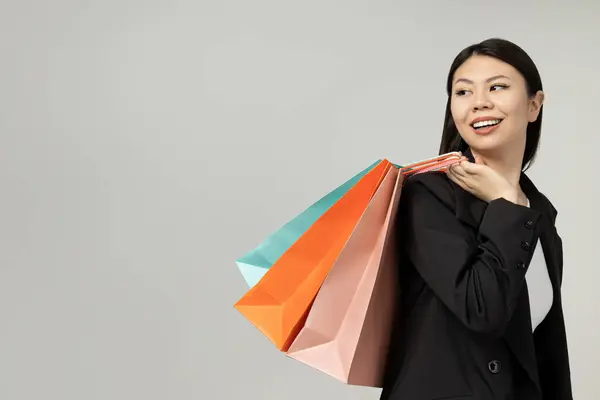 Fille Apparence Asiatique Avec Des Sacs Papier Pour Shopping — Photo