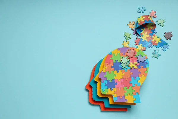 Paper Human Heads Colorful Puzzle Pieces Light Background Place Text — Stock Photo, Image