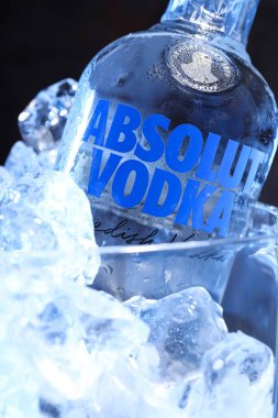 Odessa, Ukrayna, 09.08.2023: Alkol içeceği - Absolut vodka