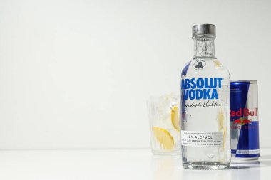 Odessa, Ukrayna, 09.08.2023: Alkol içeceği - Absolut vodka