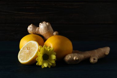 Baharat ve baharat konsepti - zencefil, ev yapımı baharat