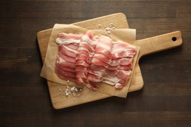 Et ve lezzetli yemek konsepti - lezzetli pastırma