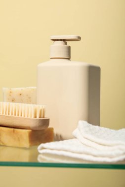 Hijyen ürünleri banyo raf.