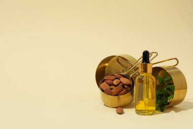 Cilt bakımı ve vücut bakımı kavramı - badem, badem yağı