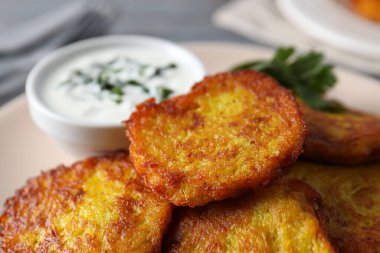 Lezzetli yemek konsepti. Lezzetli patates kızartması.