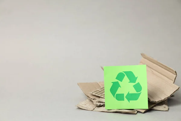 Zeichen Für Recycling Von Kraftkarton Umweltschutz Intelligente Nutzung Der Ressourcen — Stockfoto