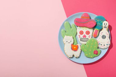 Tabakta zencefilli ekmek şeklinde Meksika sembolleri.