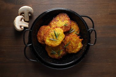 Lezzetli yemek konsepti. Lezzetli patates kızartması.